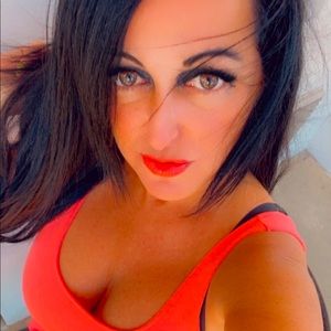 Meet your Posher, Orit